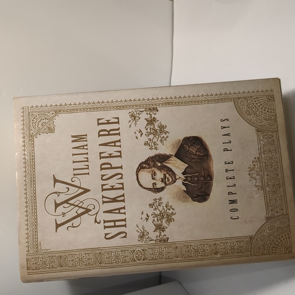 Wm Shakespeare Complete Plays book. Excellent condition. Dust cover excellent.